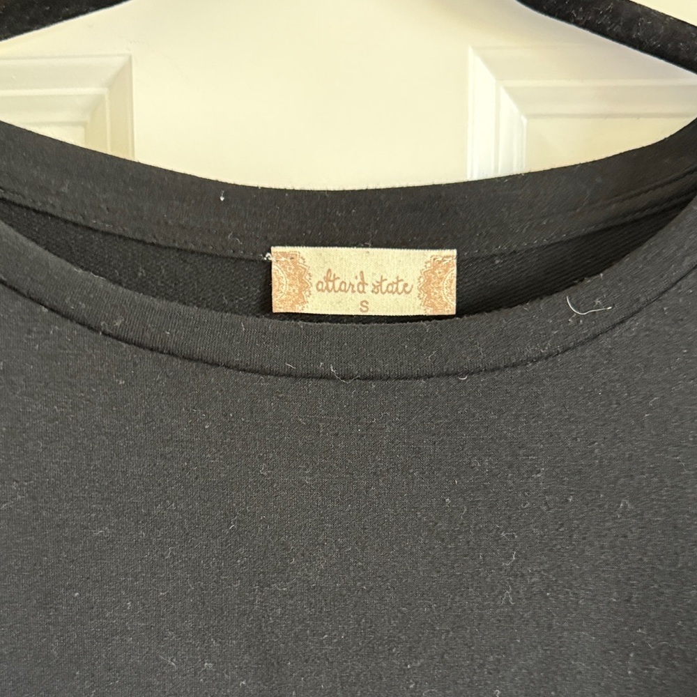 Altar'd State Puff-Sleeved Velvet Burnout Top Size Small - Picture 3 of 7